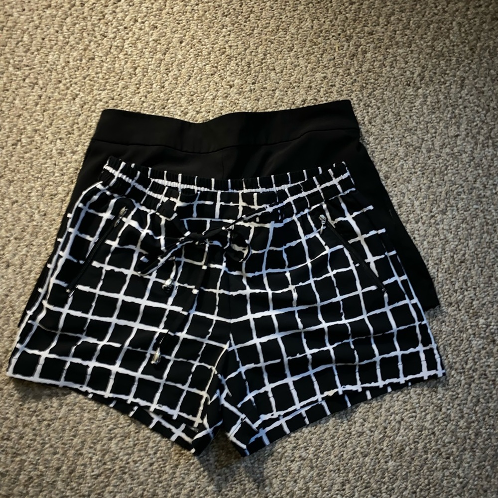 2 pairs of pull-on New York and Co shorts! - Picture 2 of 6